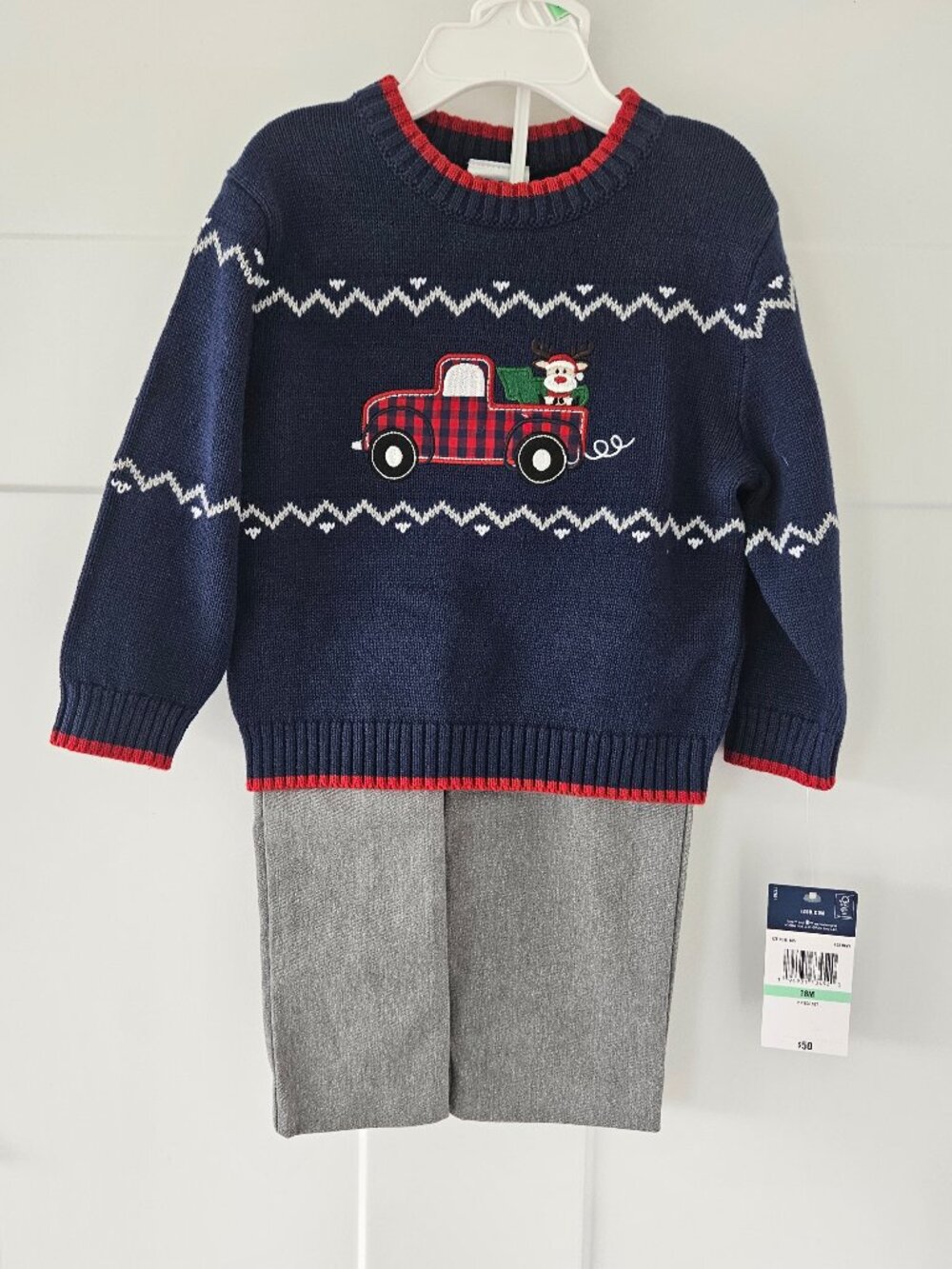 Izod boys 18mos Two Peice Holiday Outfit, Sweater and Pants NWT